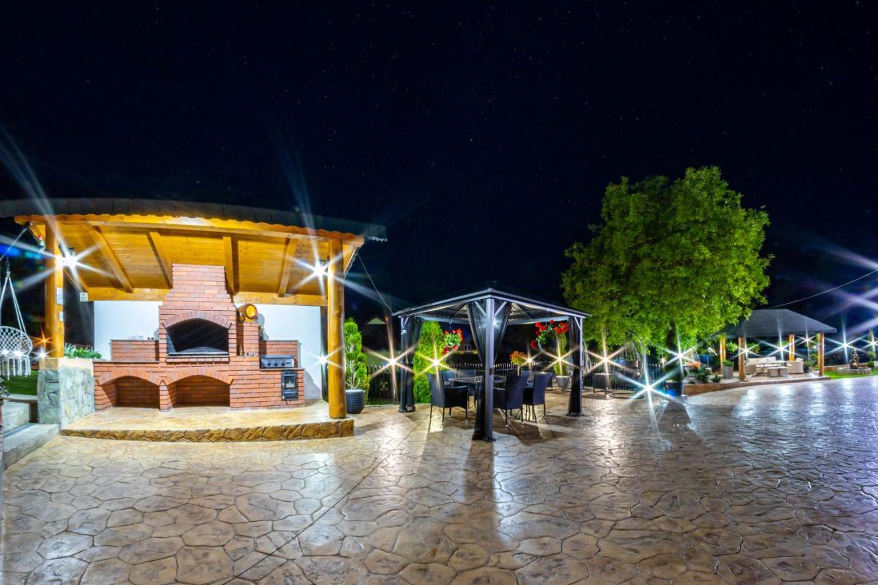 Pensiunea Valea Magurii Novaci-Străini Esterno foto