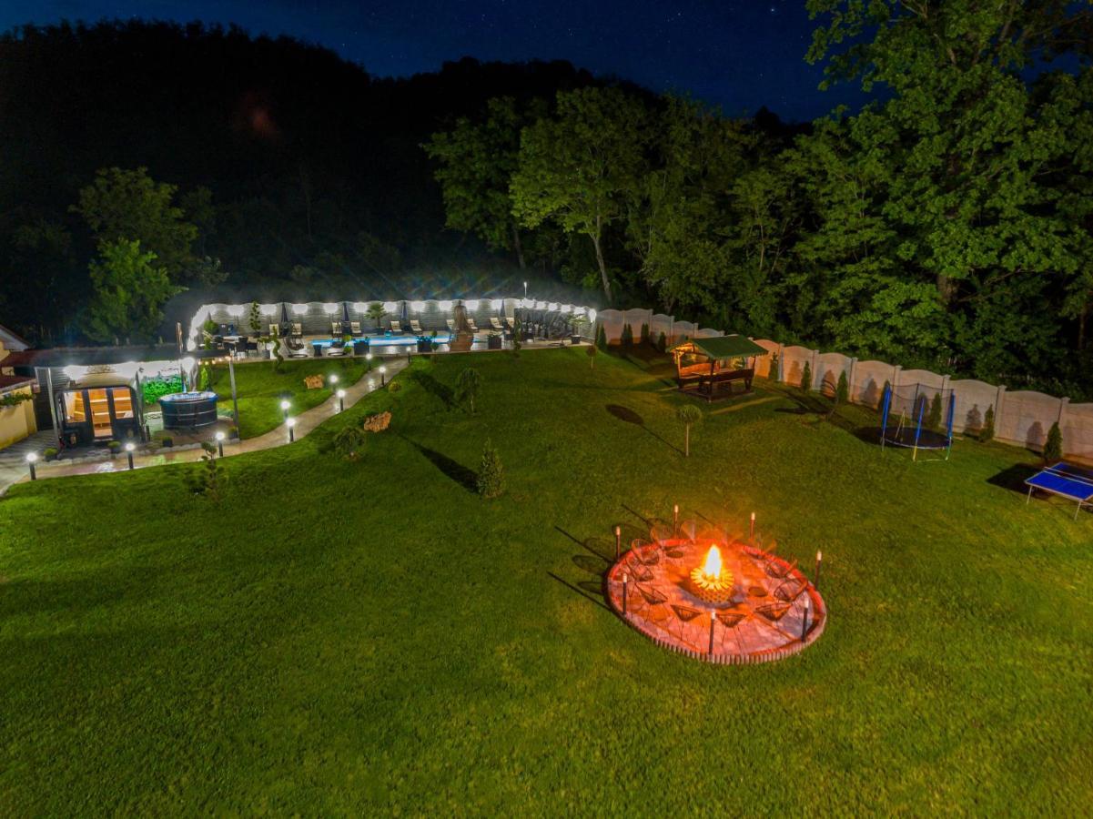 Pensiunea Valea Magurii Novaci-Străini Esterno foto