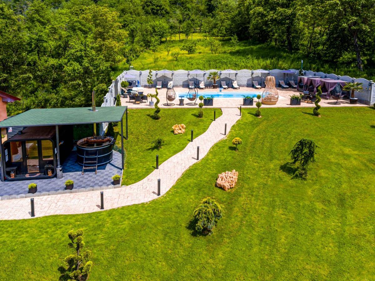 Pensiunea Valea Magurii Novaci-Străini Esterno foto